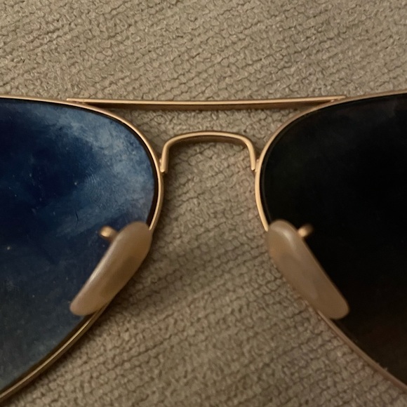 Ray Ban Classic Aviator Sunglasses - Picture 2 of 4